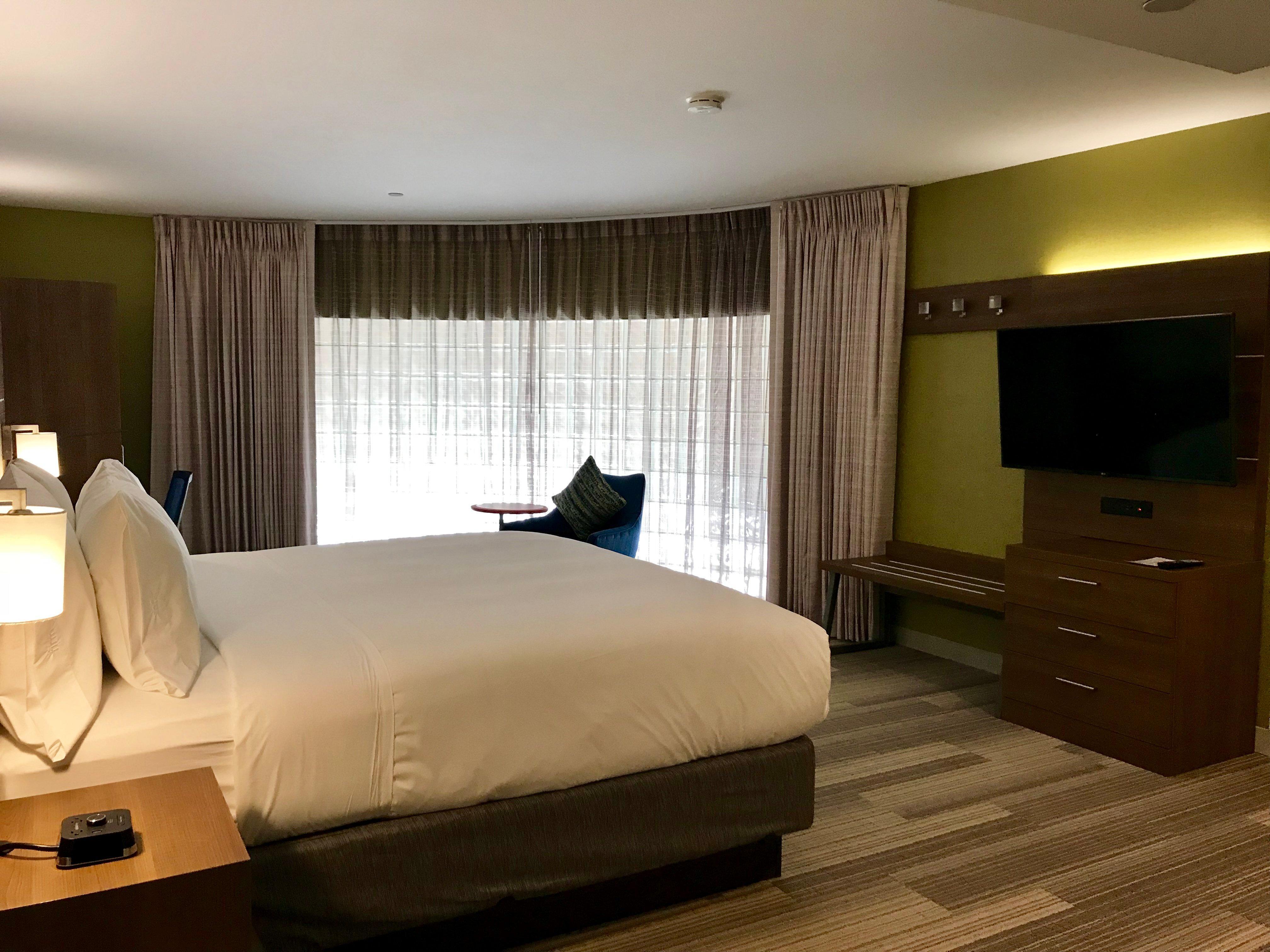 Holiday Inn Express & Suites Pasadena - Los Angeles By Ihg Eksteriør billede