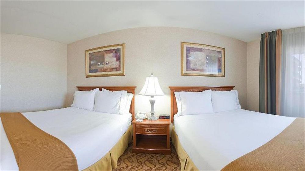 Holiday Inn Express & Suites Pasadena - Los Angeles By Ihg Eksteriør billede