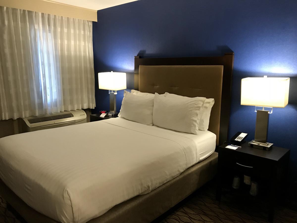 Holiday Inn Express & Suites Pasadena - Los Angeles By Ihg Eksteriør billede