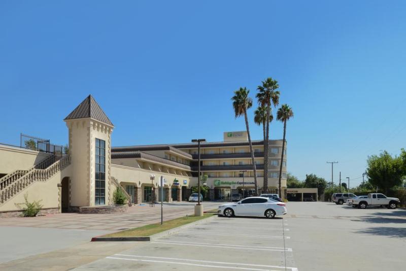 Holiday Inn Express & Suites Pasadena - Los Angeles By Ihg Eksteriør billede